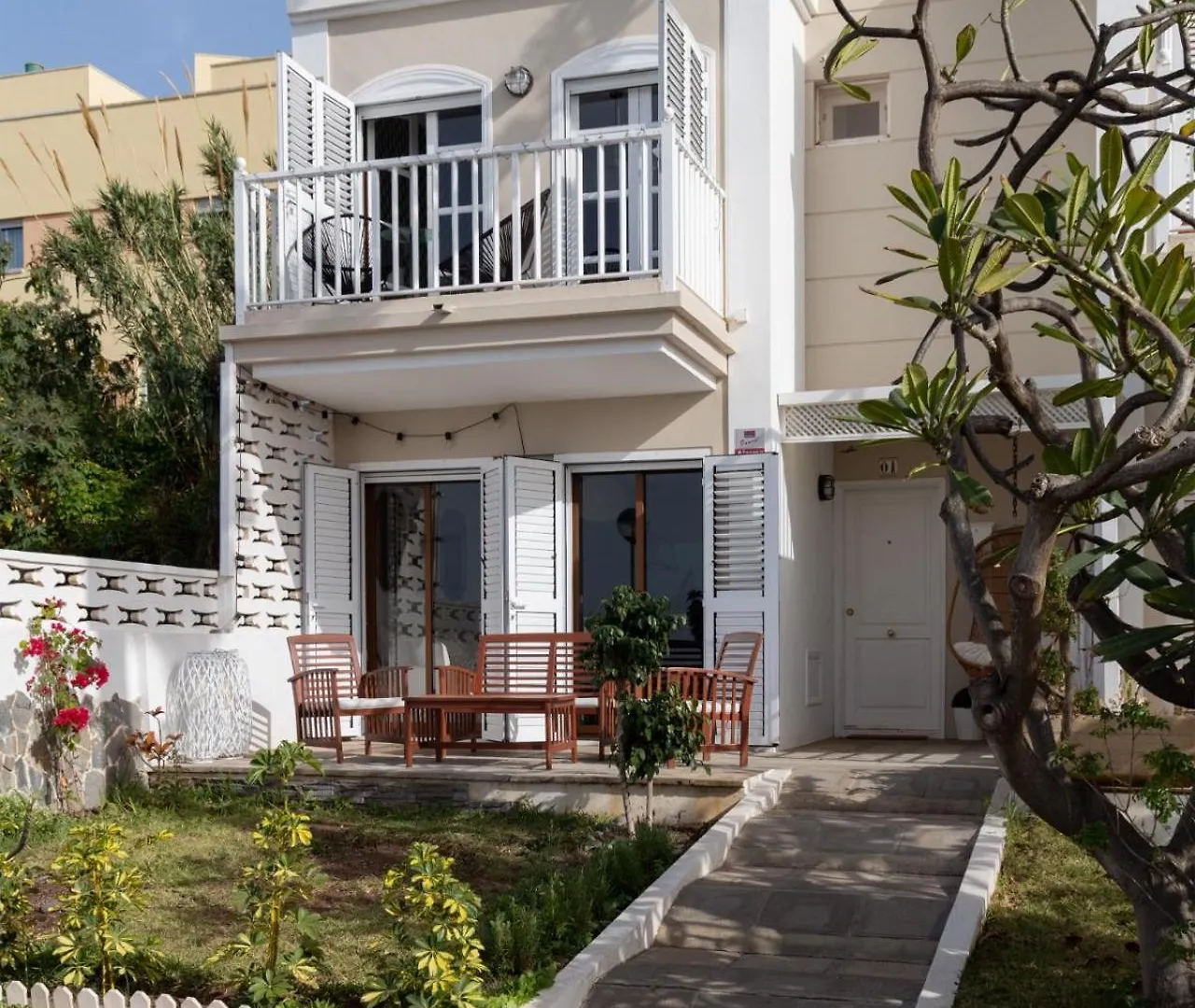 La Casa Nostra - Family Oriented House In Quiet Area location